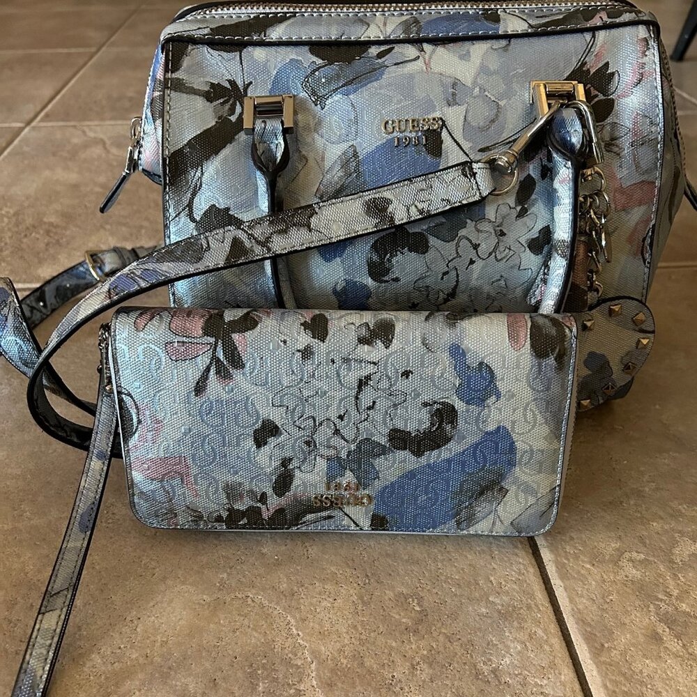 Guess Silver Blue Handbag Purse and Wristlet